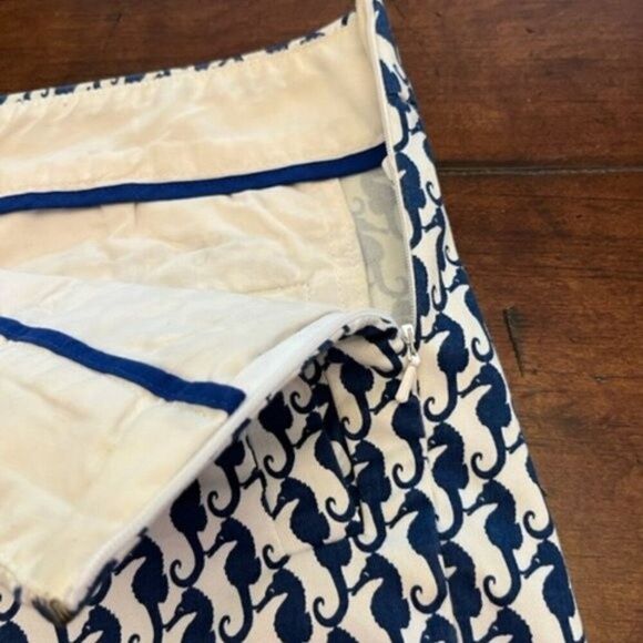 J Crew Seahorse Chino Style Side Zip shorts White With Blue Stretch Size 4 - Picture 4 of 6